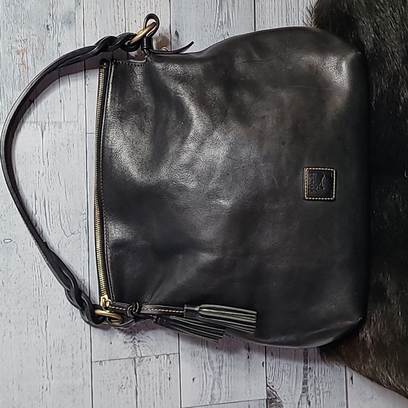 Dooney & Bourke Handbags - Vintage Dooney and Bourke Large Hobo Bag
